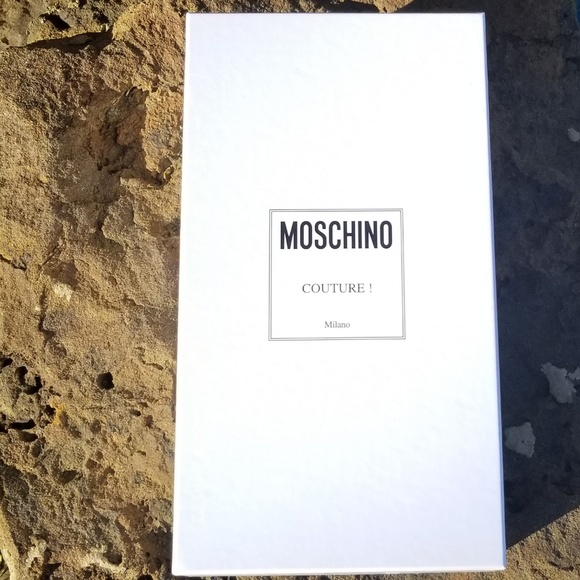 💯% GENUINE MOSCHINO LOGO POOL SLIDES - Picture 8 of 8